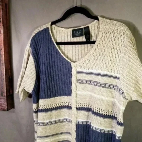 Liz Claiborne Crazy Horse V Neck Block Sweater - Picture 3 of 7